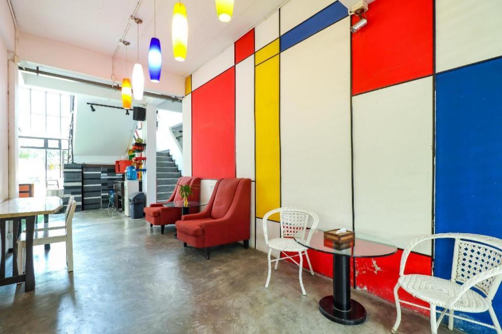 Oyo 412 7 Days Hotel — Photos 1